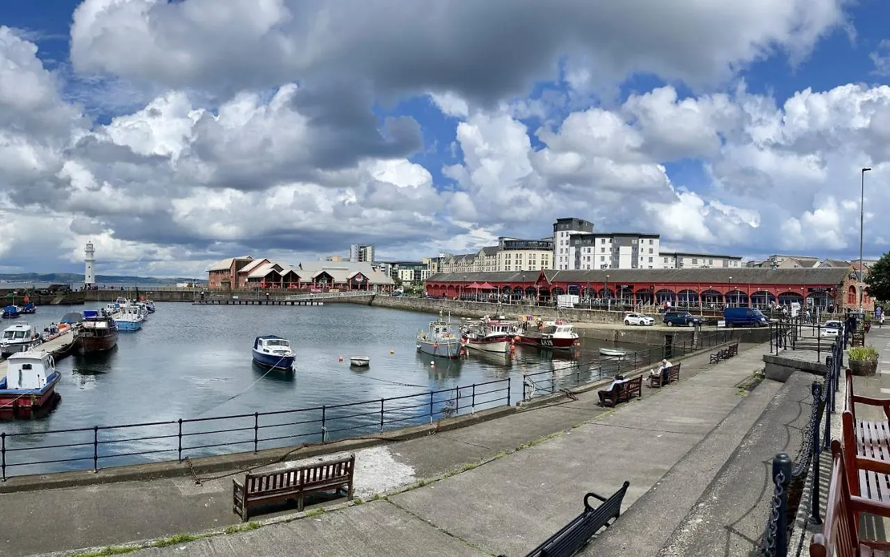 Corinthian Quay Apartment Edinburgh 0*,  United Kingdom